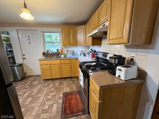 413 Pine St, Roselle Boro, NJ 07203