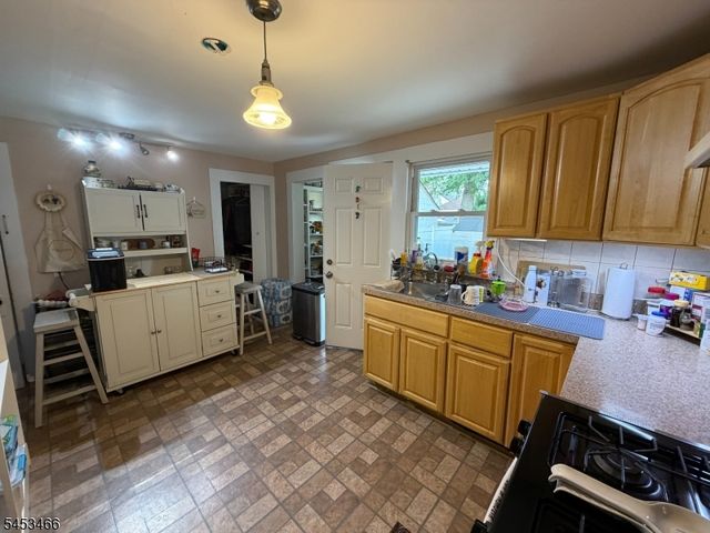 413 Pine St, Roselle Boro, NJ 07203
