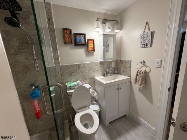 413 Pine St, Roselle Boro, NJ 07203