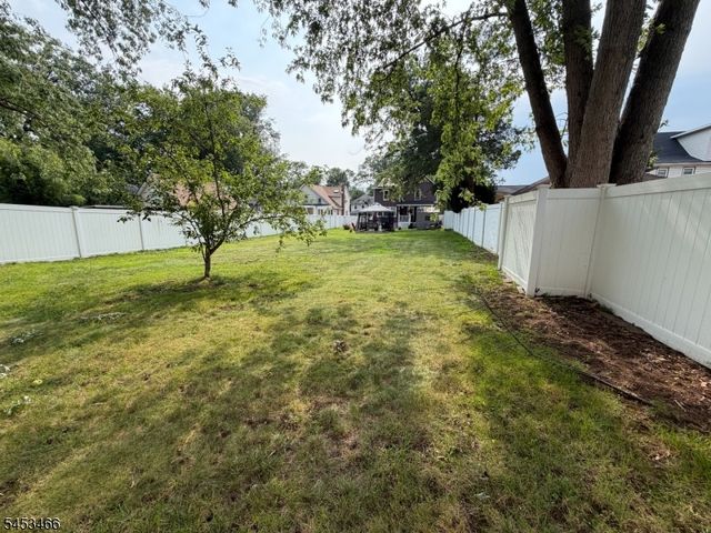413 Pine St, Roselle Boro, NJ 07203