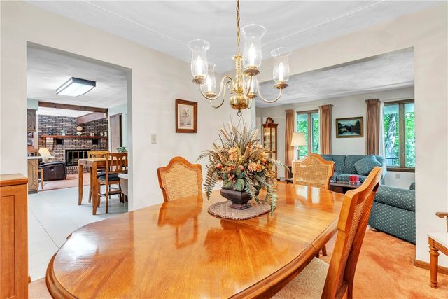 454 Cherokee Dr, Center Twp, PA 16001