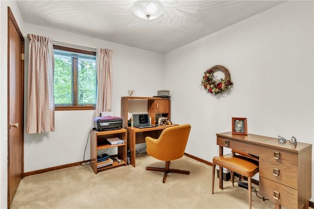 454 Cherokee Dr, Center Twp, PA 16001