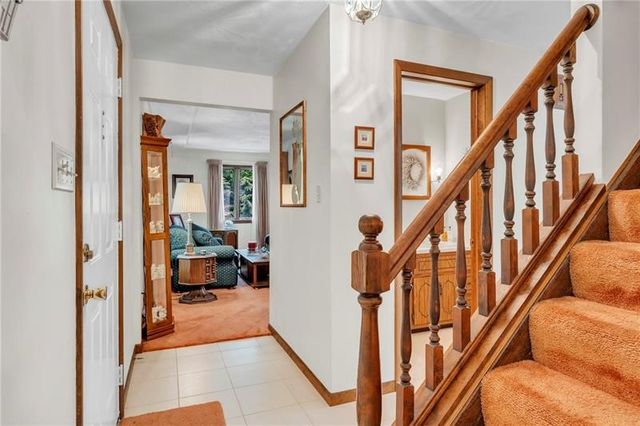 454 Cherokee Dr, Center Twp, PA 16001