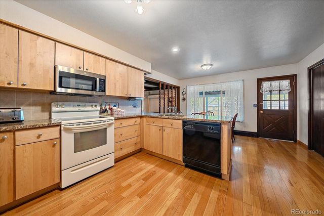 3121 Oak Street, Lakewood, CO 80215