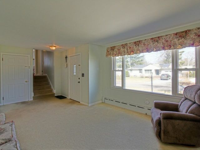 112 Abnaki Avenue, Essex Junction, VT 05452