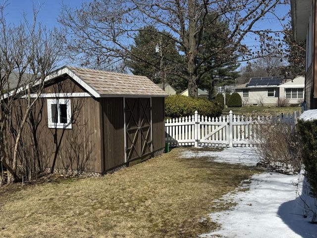 112 Abnaki Avenue, Essex Junction, VT 05452