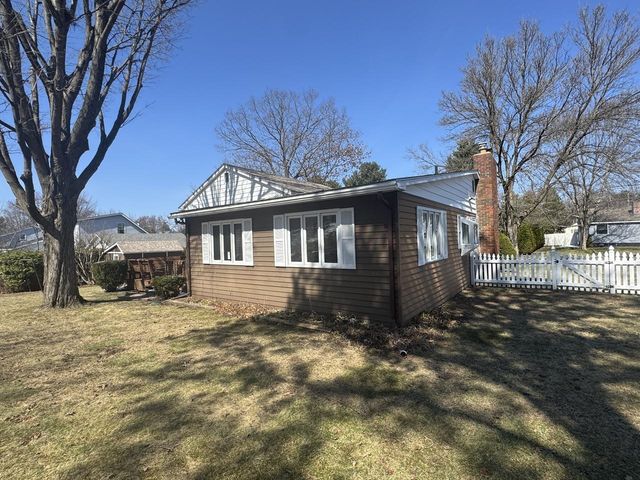 112 Abnaki Avenue, Essex Junction, VT 05452