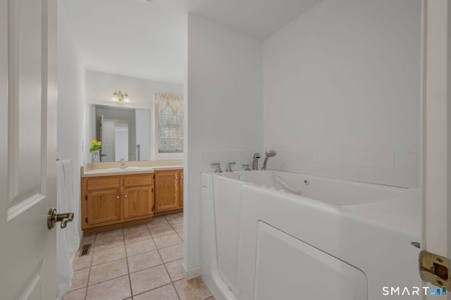 5 Cherry Blossom Lane 5, East Lyme, CT 06357