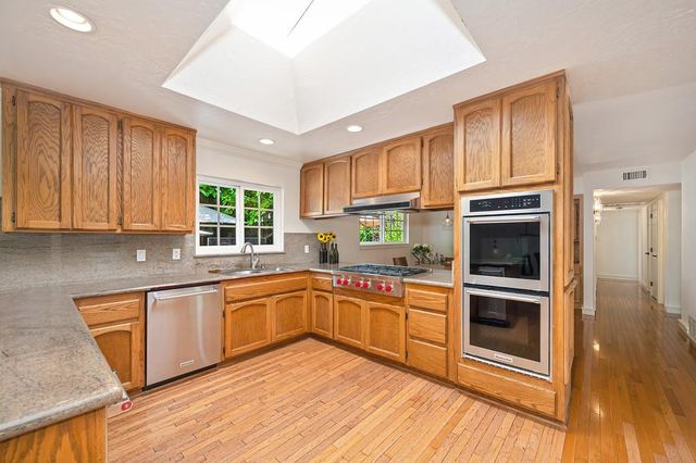 9798 Blue Lake Dr, Folsom, CA 95630