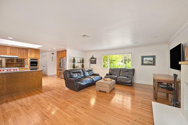 9798 Blue Lake Dr, Folsom, CA 95630
