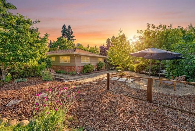 9798 Blue Lake Dr, Folsom, CA 95630