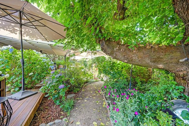 9798 Blue Lake Dr, Folsom, CA 95630