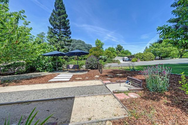 9798 Blue Lake Dr, Folsom, CA 95630