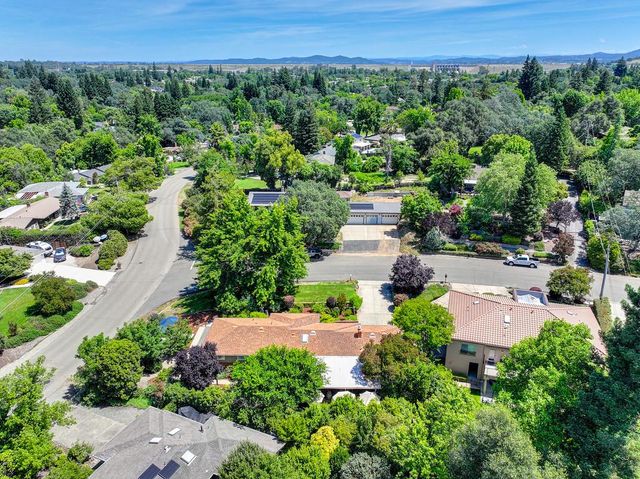 9798 Blue Lake Dr, Folsom, CA 95630