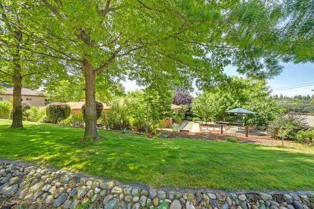 9798 Blue Lake Dr, Folsom, CA 95630