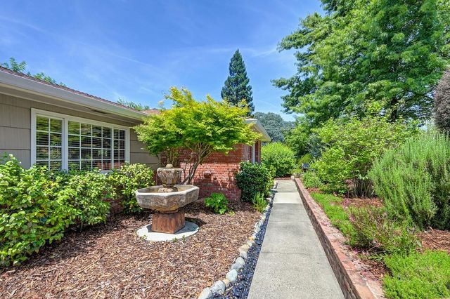 9798 Blue Lake Dr, Folsom, CA 95630