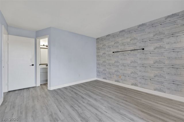 6869 Tamarus Street 202, Las Vegas, NV 89119
