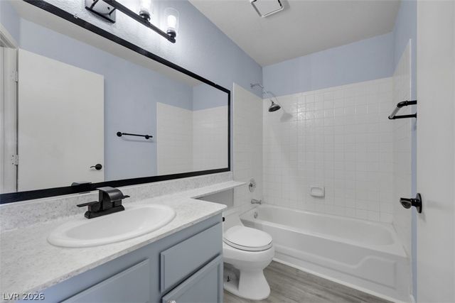 6869 Tamarus Street 202, Las Vegas, NV 89119