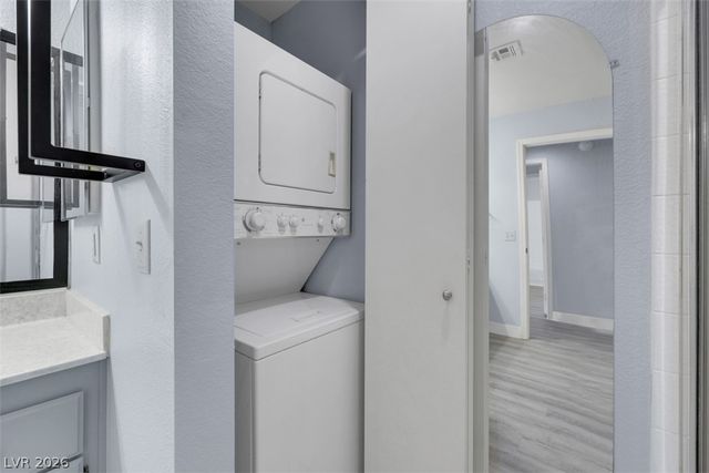 6869 Tamarus Street 202, Las Vegas, NV 89119