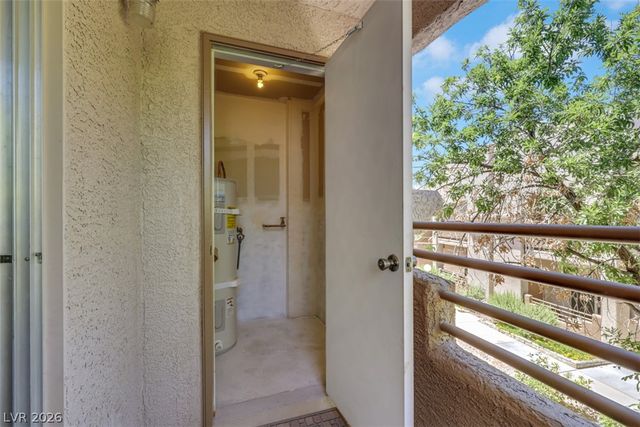 6869 Tamarus Street 202, Las Vegas, NV 89119