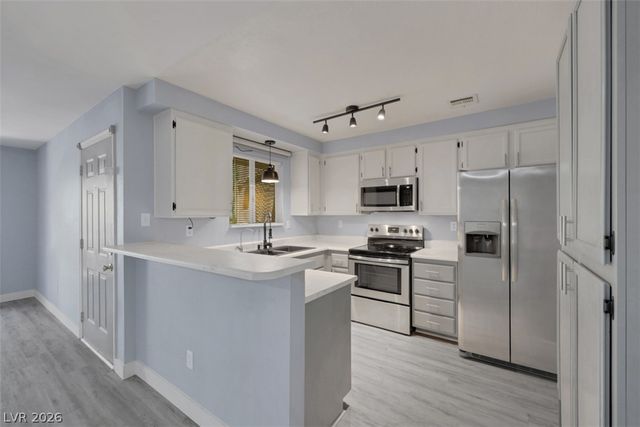 6869 Tamarus Street 202, Las Vegas, NV 89119