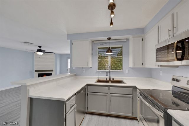 6869 Tamarus Street 202, Las Vegas, NV 89119