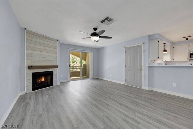 6869 Tamarus Street 202, Las Vegas, NV 89119