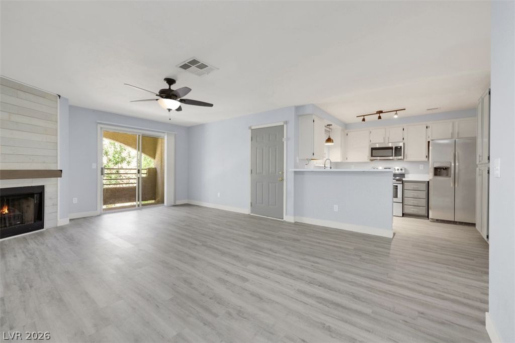 6869 Tamarus Street 202, Las Vegas, NV 89119