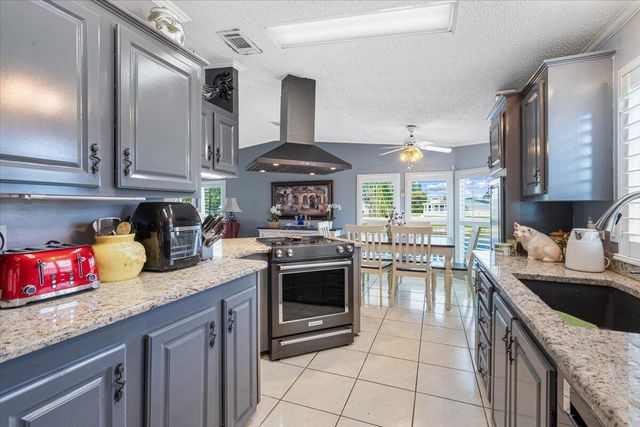 8512 Marlberry Court, Port St Lucie, FL 34952