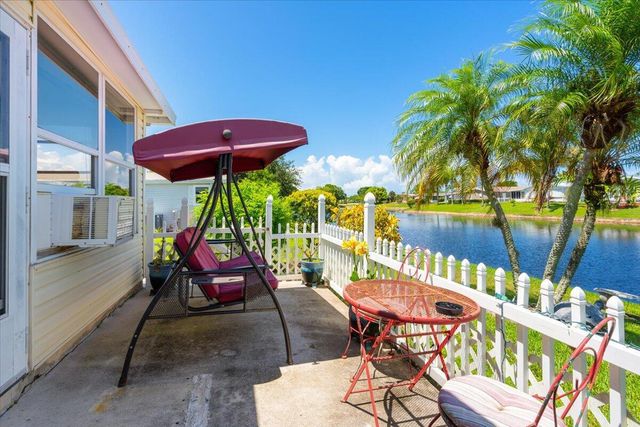 8512 Marlberry Court, Port St Lucie, FL 34952