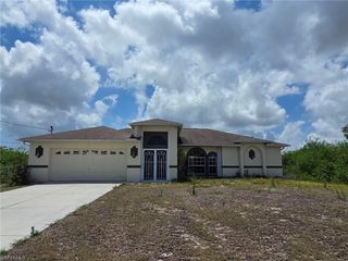 820 Rue Labeau CIR, Fort Myers, FL 33913