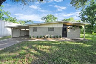 2385 W Coombs Street, Alvin, TX 77511