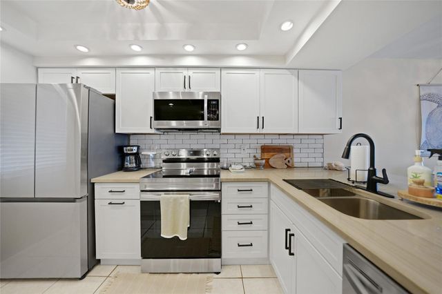 1591 BEACH ROAD 202, Englewood, FL 34223