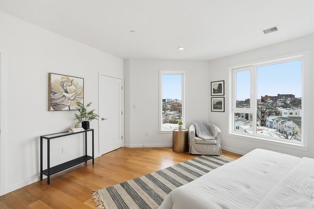 267 Old Colony 506, Boston, MA 02127