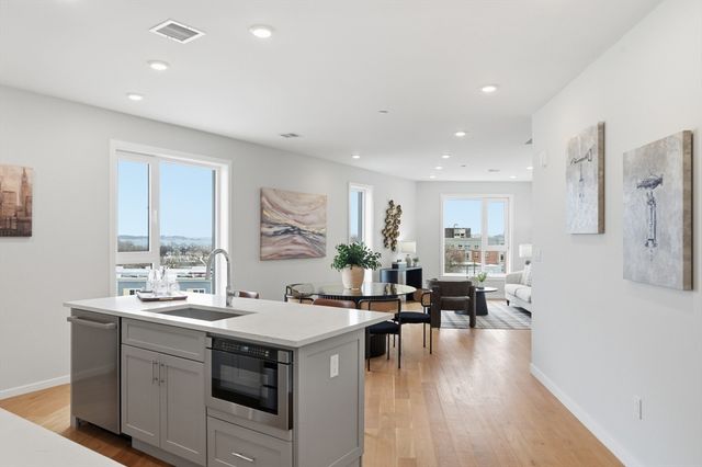 267 Old Colony 506, Boston, MA 02127