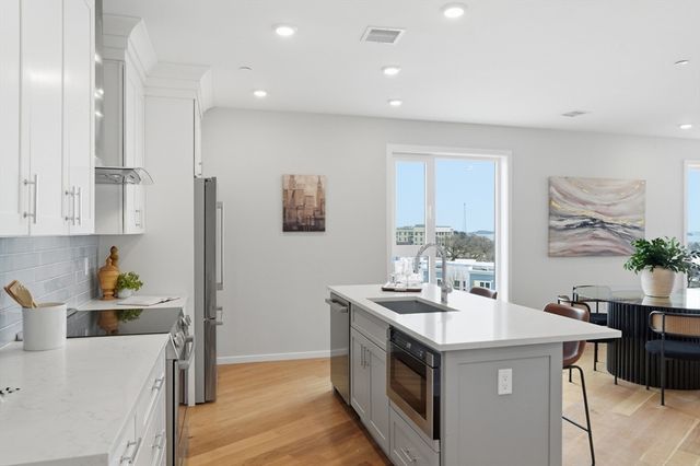 267 Old Colony 506, Boston, MA 02127