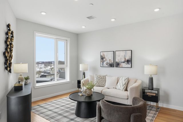 267 Old Colony 506, Boston, MA 02127