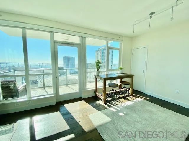 325 7Th 2102, San Diego, CA 92101