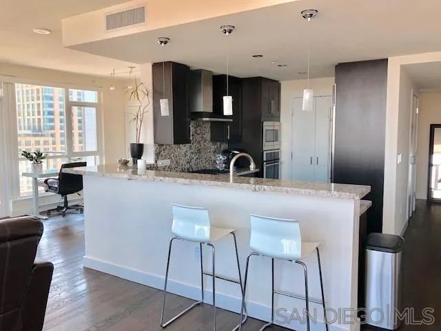 325 7Th 2102, San Diego, CA 92101