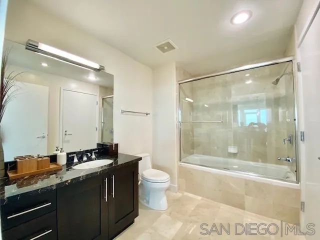 325 7Th 2102, San Diego, CA 92101
