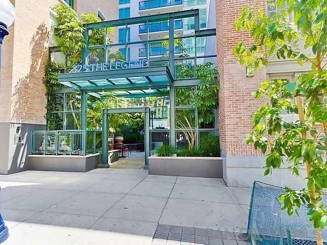 325 7Th 2102, San Diego, CA 92101