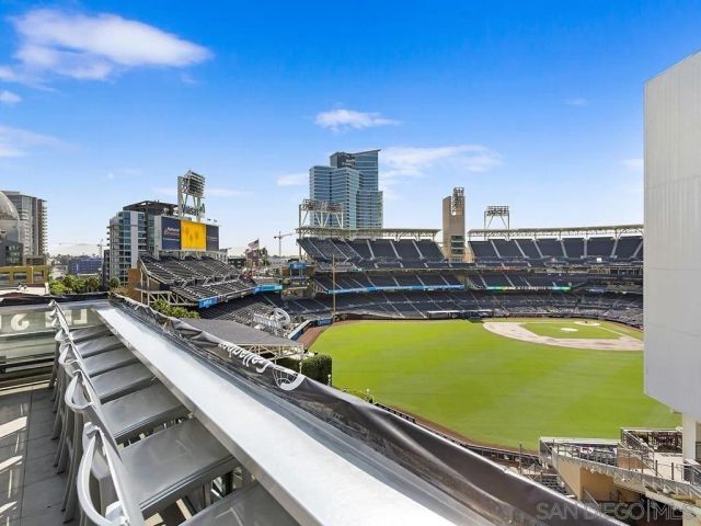 325 7Th 2102, San Diego, CA 92101