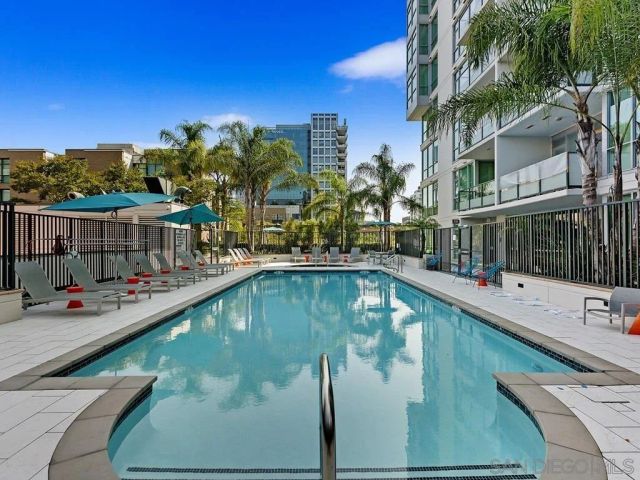 325 7Th 2102, San Diego, CA 92101
