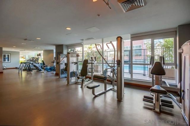 325 7Th 2102, San Diego, CA 92101