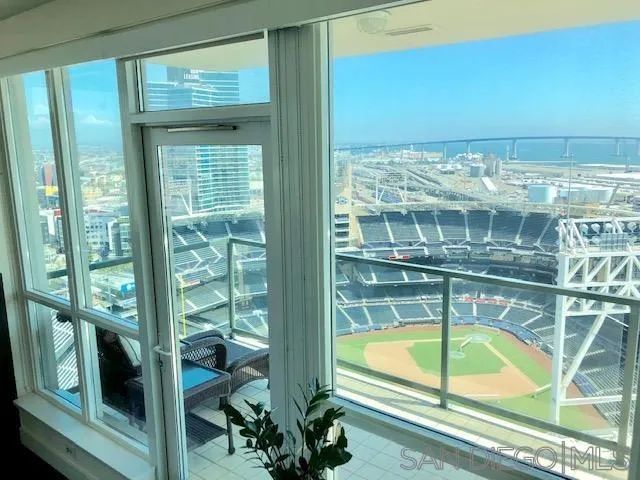 325 7Th 2102, San Diego, CA 92101