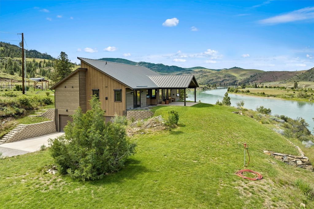 9701 MT Hwy 200, Dixon, MT 59831