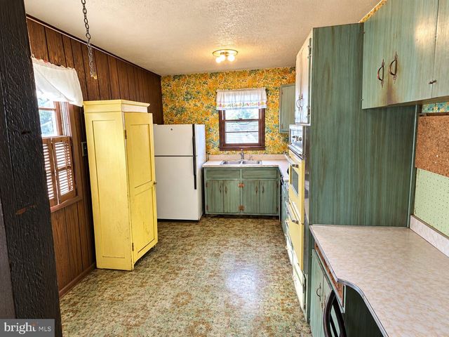 9 BRIARCLIFF RD, Marlton, NJ 08053