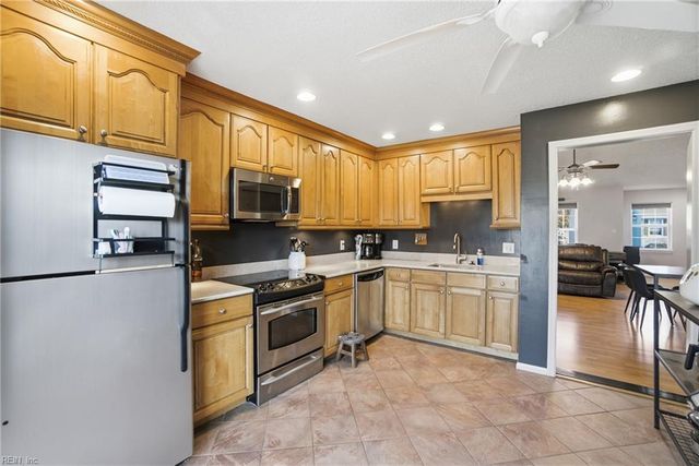 4980 Cypress Point CIR # 204, Virginia Beach, VA 23455