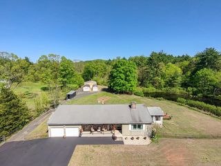 159 School St, Granby, MA 01033