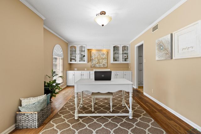 204 Ramblewood Court, Longview, TX 75605